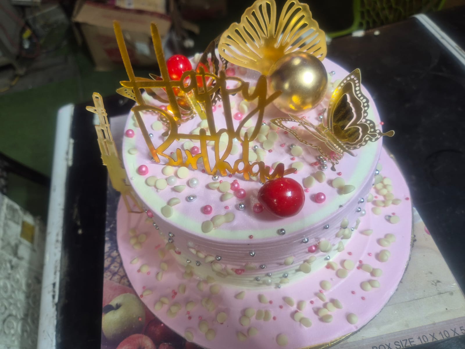 Kabeer Signature Golden Rose Cascade Cake